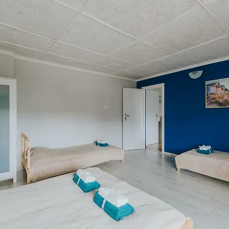 Apartamenty I Pokoje Na Zlotej Karwia Exterior photo