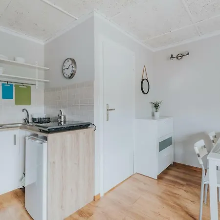 Apartamenty I Pokoje Na Zlotej Karwia Exterior photo